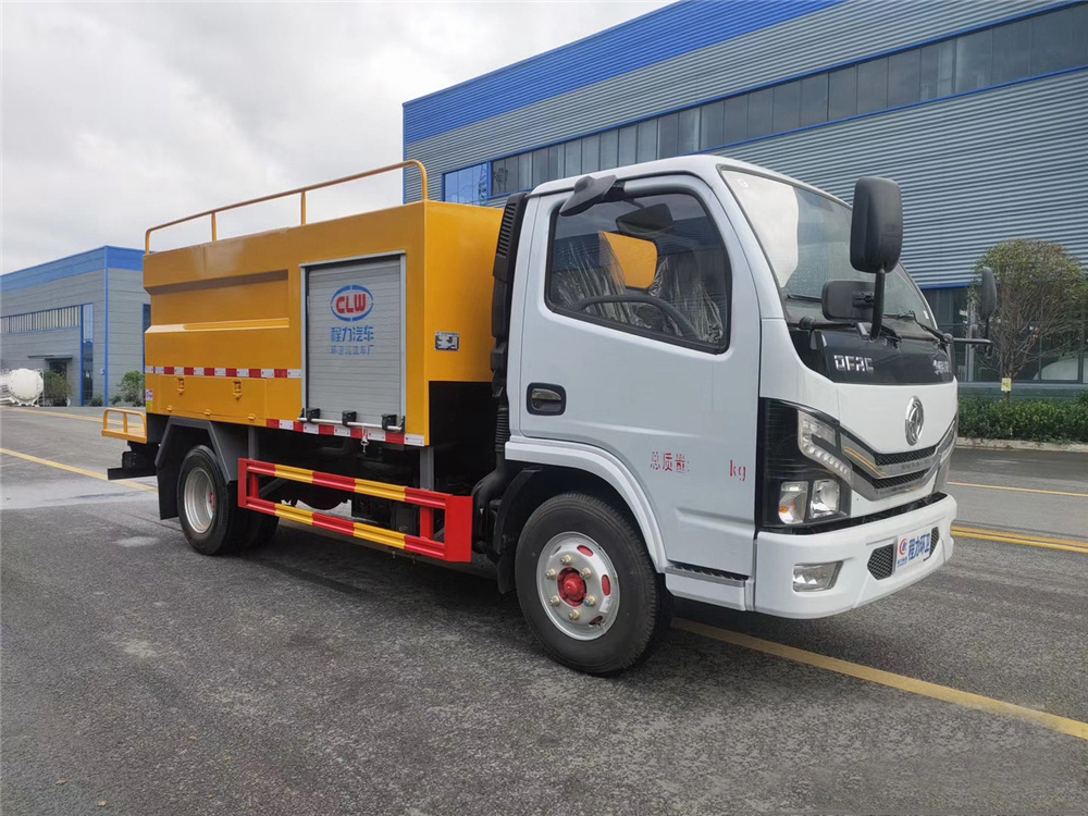 國(guó)六4立方 藍(lán)牌東風(fēng)D6管道清洗車(chē)