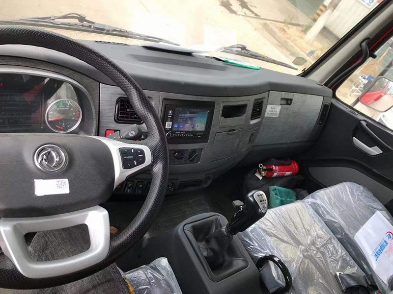 國(guó)六東風(fēng)錦程后八輪平板運(yùn)輸車